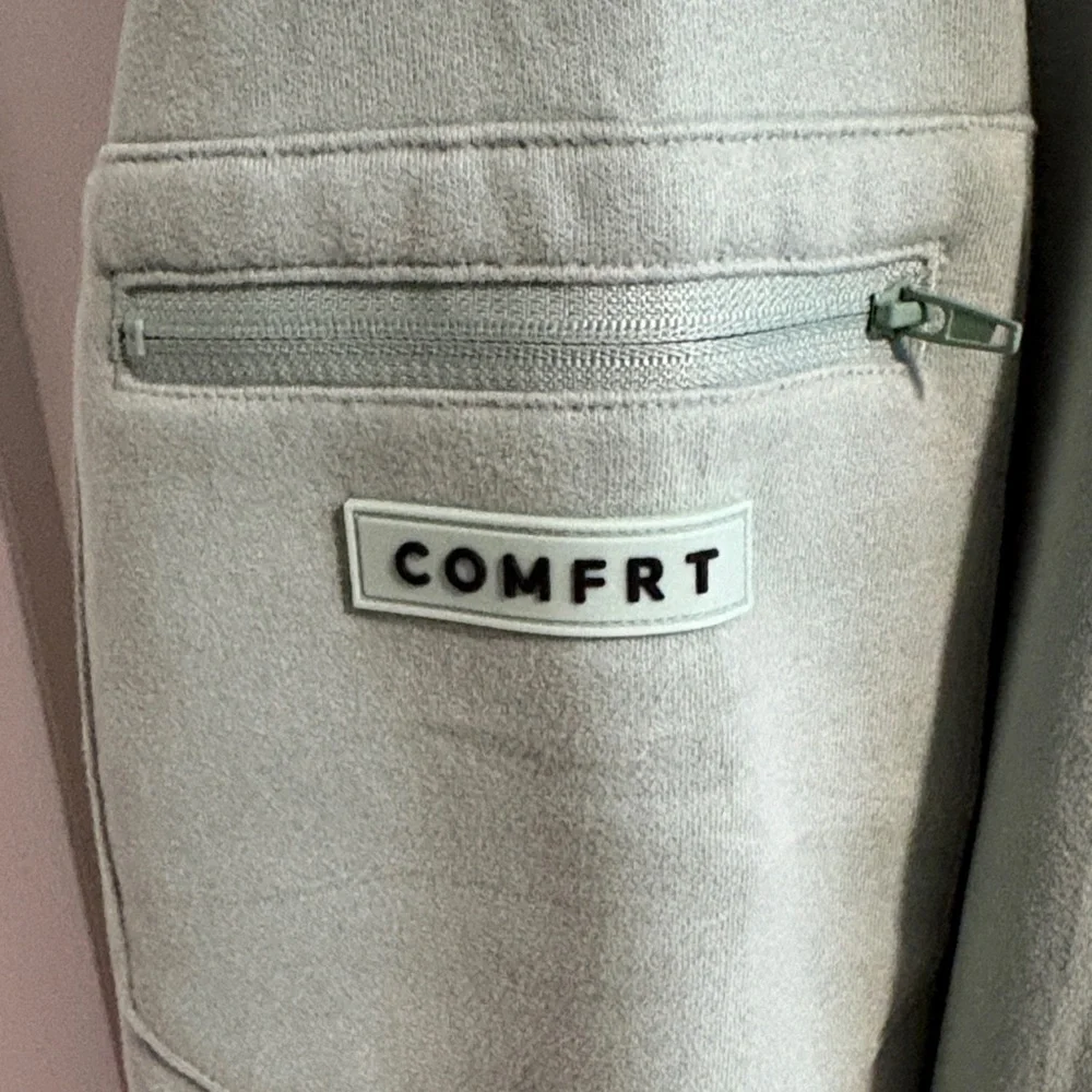 Comfrt airplane mode Hoodie in Aloe - Picture 7 of 10